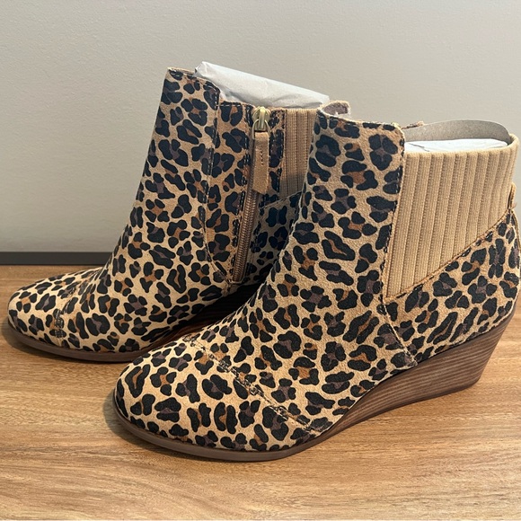 NWT TOMS Leopard Print Wedge Ankle Booties - Picture 1 of 11